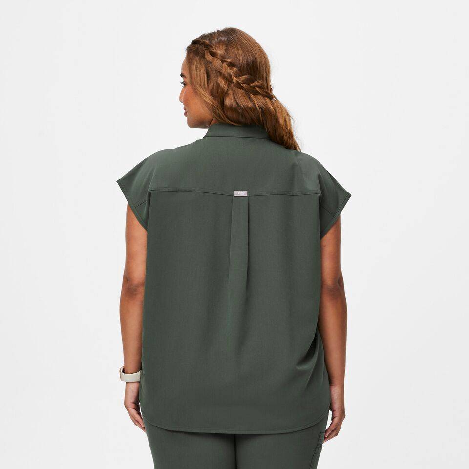 Women's Rafaela Oversized Scrub Top™ - Black · FIGS